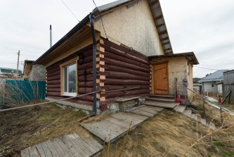 посёлок Прииртышский, Логовая улица