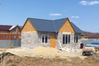 село Новотроицкое, Светлая улица